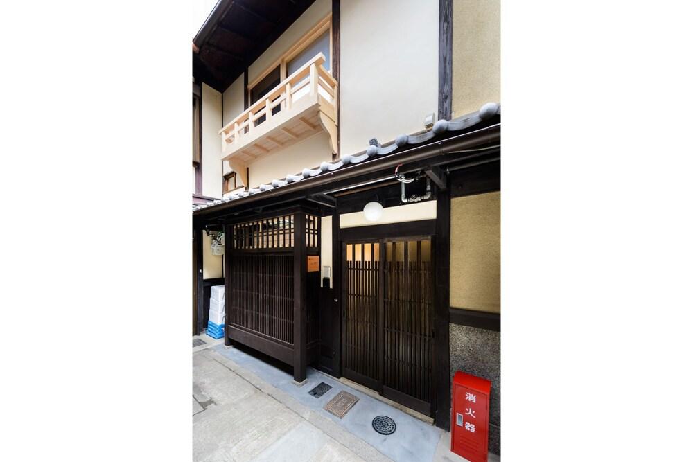 Готель Nadeshiko Shirakawa Кіото Екстер'єр фото